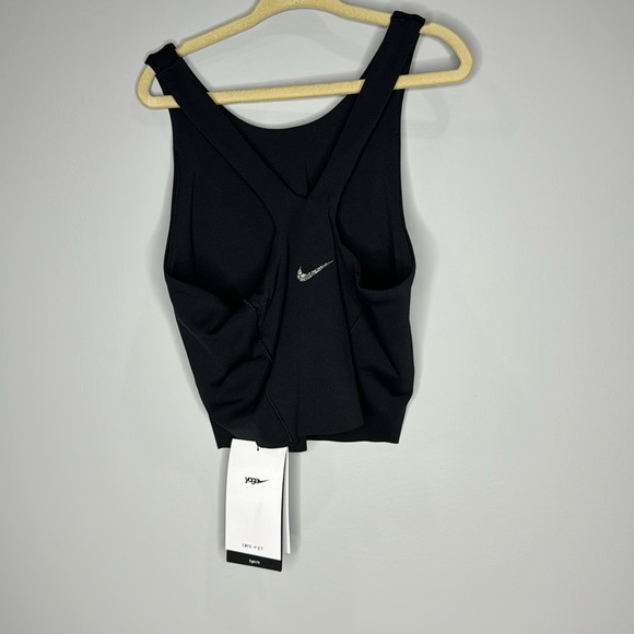 Yoga Dri-FIT Luxe Women's Shelf-Bra Cropped Tank Black - Picture 2 of 3